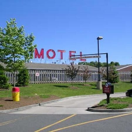 Mayflower Motel Milford Bagian luar foto